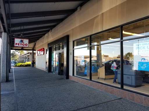 Pet Supply Store «Petco Animal Supplies», reviews and photos, 960 Del Monte Center, Monterey, CA 93940, USA