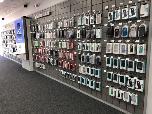 Cell Phone Store «GoWireless Verizon Authorized Retailer», reviews and photos, 23801 US-27, Lake Wales, FL 33859, USA