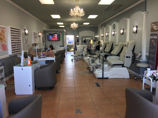 Famous Nails Spa