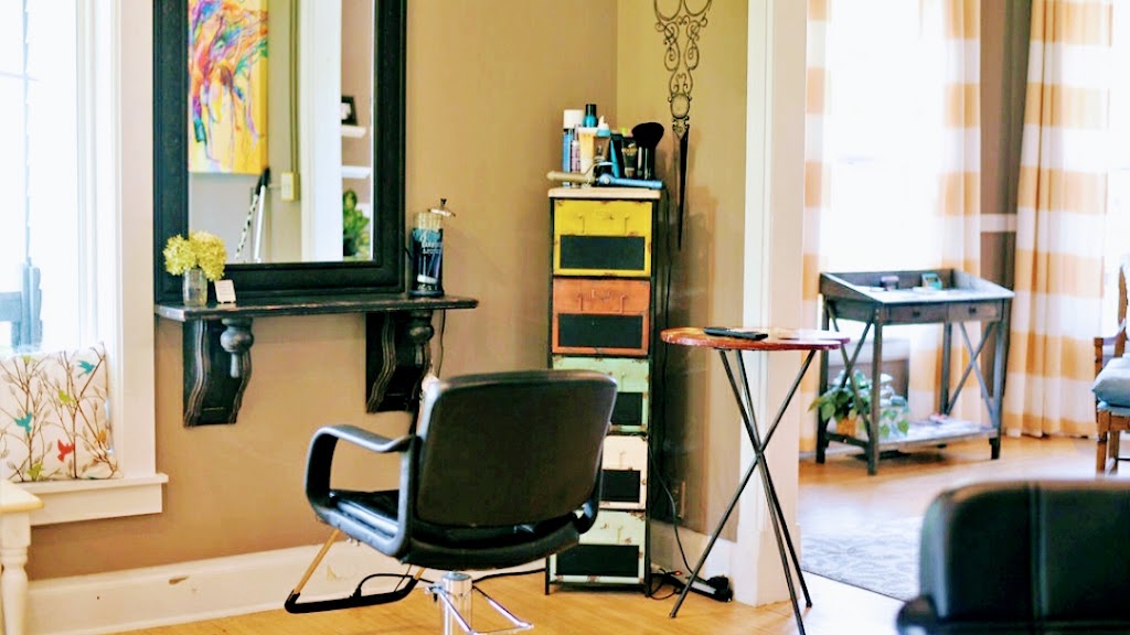 Shear Salon 60560