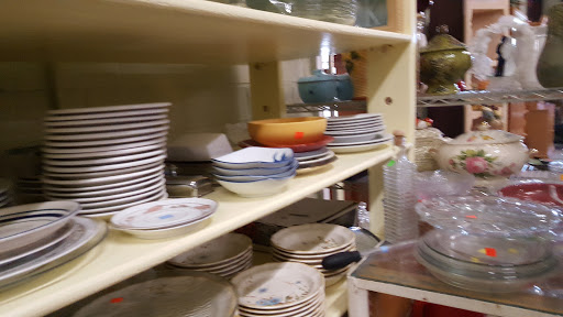 Used Clothing Store «T.E.A.M. Resale Shop», reviews and photos, 300 W Main St, Tomball, TX 77375, USA