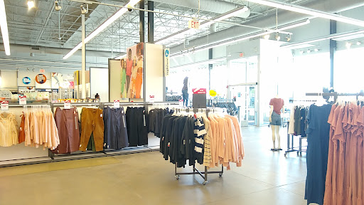 Clothing Store «Old Navy», reviews and photos, 90 Pleasant Valley St, Methuen, MA 01844, USA