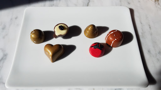 Chocolate Shop «Le Chocoholique», reviews and photos, 601 N High St, Columbus, OH 43215, USA