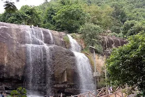 Gandahathi Waterfall image