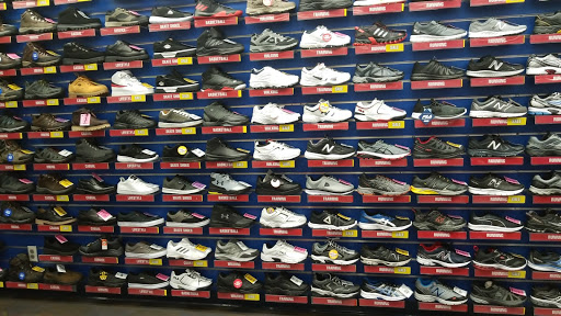 Sporting Goods Store «Big 5 Sporting Goods», reviews and photos, 1505 NW Louisiana Ave, Chehalis, WA 98532, USA