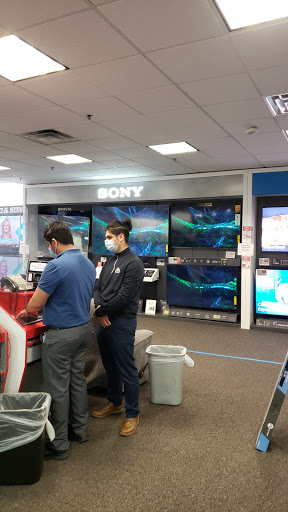 Appliance Store «P.C. Richard & Son», reviews and photos, 2095 Expy Drive N, Hauppauge, NY 11788, USA