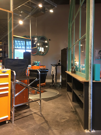 Lounge «Looking Glass Beauty Lounge», reviews and photos, 12717 Hooper Rd, Baton Rouge, LA 70818, USA