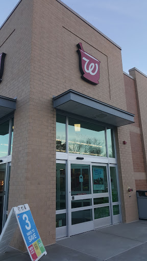 Drug Store «Walgreens», reviews and photos, 2500 Winnetka Ave N, Golden Valley, MN 55427, USA