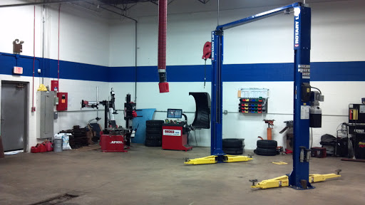 Auto Repair Shop «Advanced VTech», reviews and photos, 320 Lexington Dr, Buffalo Grove, IL 60089, USA