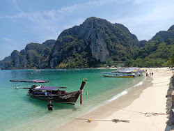 Photo de Ton Sai Beach avec baie spacieuse