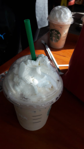 Coffee Shop «Starbucks», reviews and photos, 6768 95th St, Oak Lawn, IL 60453, USA