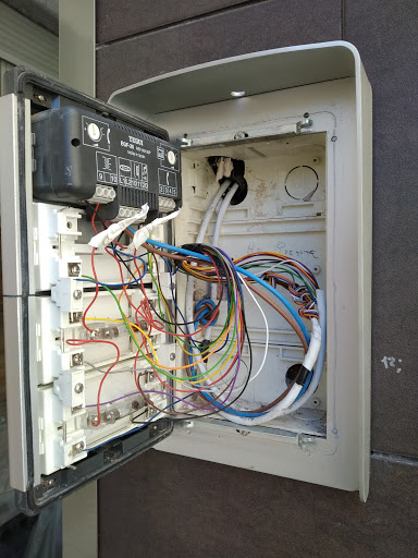 Electricidad y Telecomunicaciones Juan Luis Gutiérrez González en Ciañu, Asturias