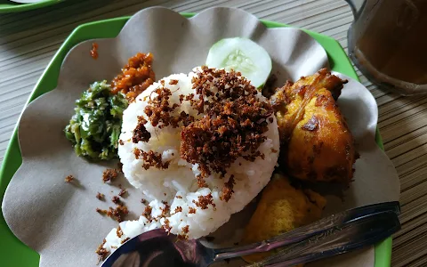 Ayam Goreng SuraSama image