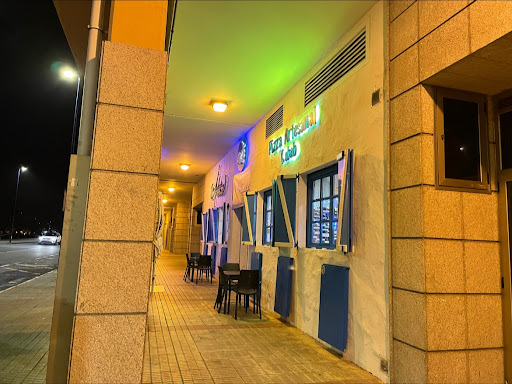 194x228