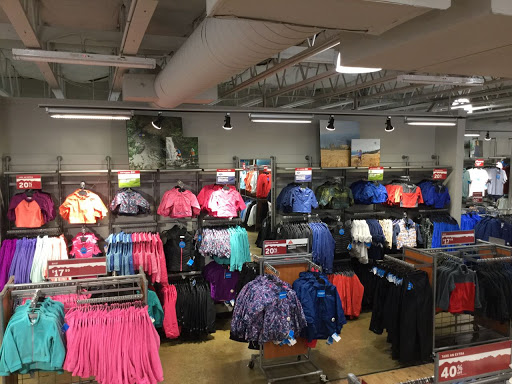 Sportswear Store «Columbia Sportswear Outlet Store at Lincoln City Outlets», reviews and photos, 1500 SE East Devils Lake Rd #205, Lincoln City, OR 97367, USA