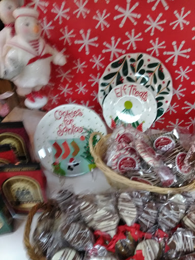 Gift Shop «Broadbent Foods & Gifts», reviews and photos, 5695 Hopkinsville Rd, Cadiz, KY 42211, USA