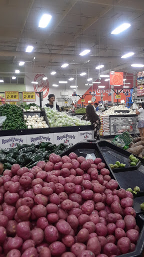 Grocery Store «El Super», reviews and photos, 315 San Fernando Mission Blvd, San Fernando, CA 91340, USA