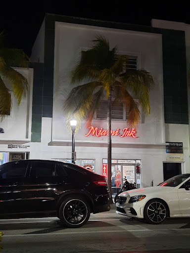 Tattoo Shop «Love Hate Tattoo Studio», reviews and photos, 1360 Washington Ave, Miami Beach, FL 33139, USA