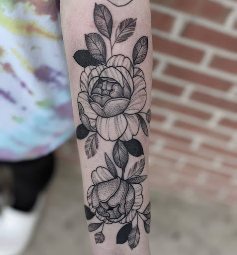 Explore bee tattoo ideas for women, creative tattoo ideas in Bel Air, available at Studio Noir