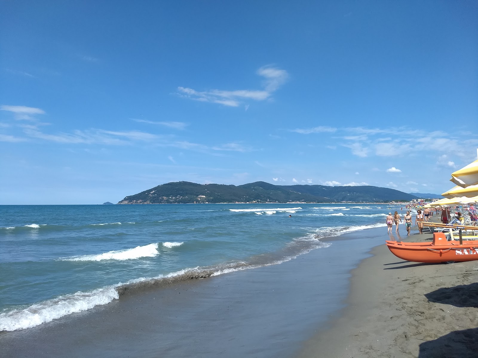 Foto av La Rotonda beach med brunsand yta
