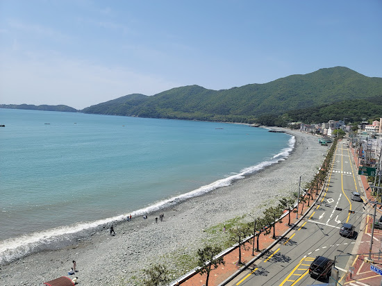 Hakdong Black Pearl Beach