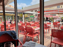 Atmosphère du Restaurant de fruits de mer L'ARRIVAGE à Agde - n°2