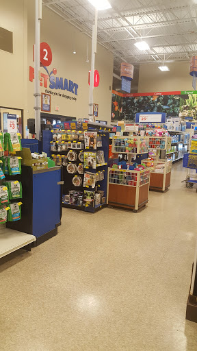 Pet Supply Store «PetSmart», reviews and photos, 17585 Southcenter Pkwy, Tukwila, WA 98188, USA
