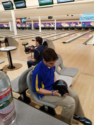 Bowling Alley «Levittown Lanes», reviews and photos, 56 Tanners Ln, Levittown, NY 11756, USA