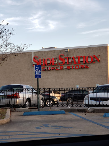 Shoe Store «Shoe Station», reviews and photos, 741 C Hilcrest Road, Mobile, AL 36695, USA