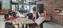 Atmosphère du Restaurant L'Esprit M - Bar Resto moto à Valence - n°5