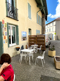 Atmosphère du Restaurant Auberge des Voyageurs à Montmiral - n°3