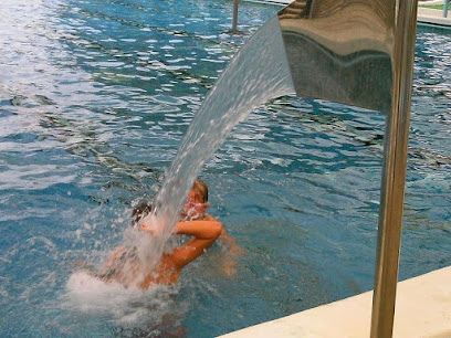 Gyermek és felnőtt úszásoktatás Győrben - Delfin úszóiskola