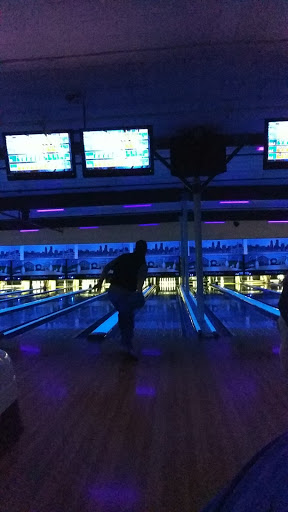 Bowling Alley «Walnut City Lanes», reviews and photos, 1800 SW East St, McMinnville, OR 97128, USA