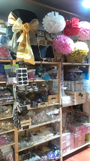 Party Store «Jenly Wholesale Inc Party Supplies», reviews and photos, 15420 SW 136th St Unit 19, Miami, FL 33196, USA