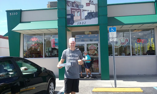 Bakery «Krispy Kreme Doughnuts», reviews and photos, 5318 W Irlo Bronson Memorial Hwy, Kissimmee, FL 34746, USA