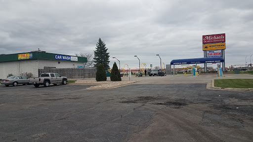 PDQ Car Wash - Appleton on Associated en Appleton