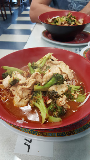 Shopping Mall «Iroquois Manor Shopping Center», reviews and photos, 5330 S 3rd St, Louisville, KY 40214, USA