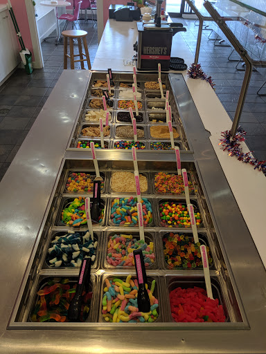 Frozen Yogurt Shop «sweetFrog», reviews and photos, 34 Shunpike Rd #28, Cromwell, CT 06416, USA