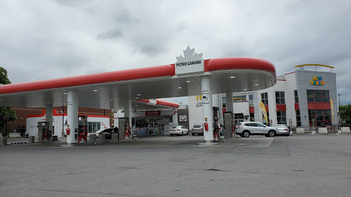 Petro-Canada et Lave-Auto