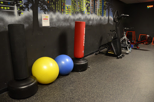 Gym «Powerhouse Gym», reviews and photos, 275 Dickson Plaza Dr, Dickson, TN 37055, USA