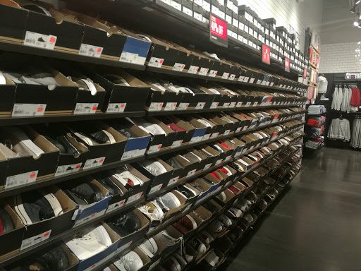 Outlet Mall «Tanger Outlet Daytona», reviews and photos, 1100 Cornerstone Blvd, Daytona Beach, FL 32117, USA