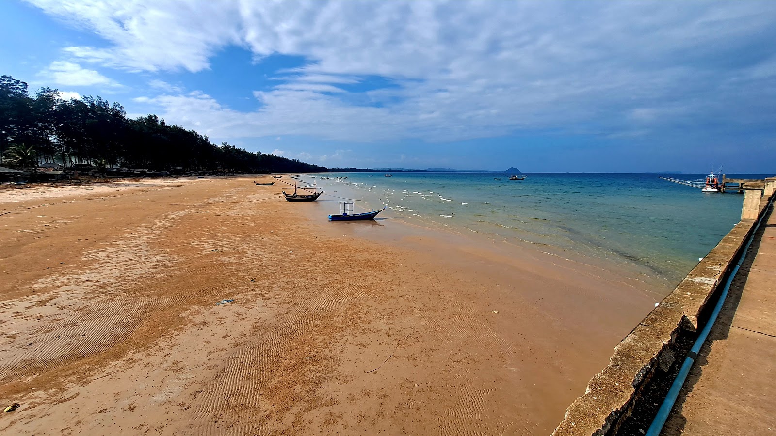 Foto von Tham Thong-Bang Boet Beach mit teilweise sauber Sauberkeitsgrad