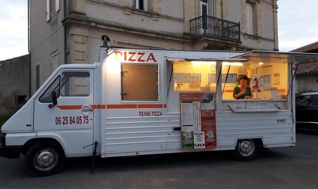 Camion Reine pizza à Colayrac-Saint-Cirq