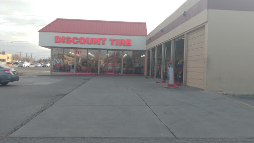 Tire Shop «Discount Tire Store - Lubbock, TX», reviews and photos, 1702 Avenue Q, Lubbock, TX 79401, USA