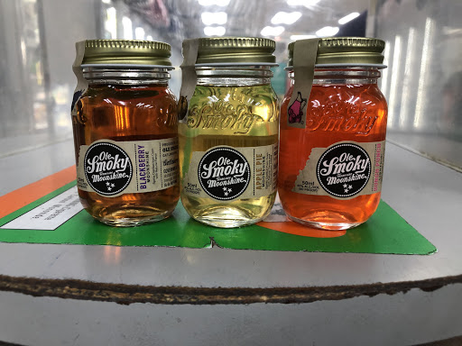 Convenience Store «Quick Pick Party Store», reviews and photos, 1742 W Court St, Flint, MI 48503, USA