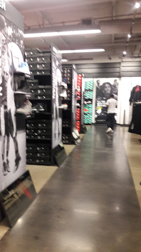 Clothing Store «Nike Factory Store», reviews and photos, 262 Nut Tree Rd, Vacaville, CA 95687, USA