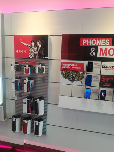 Cell Phone Store «T-Mobile», reviews and photos, 100 Promenade Pkwy A, Fayetteville, GA 30214, USA