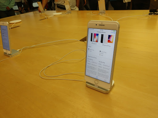 Computer Store «Apple Glendale Galleria», reviews and photos, 2126 Galleria Way, Glendale, CA 91210, USA