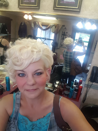 Hair Salon «Mona Lisa Salon and Day Spa», reviews and photos, 1901 National Rd W, Richmond, IN 47374, USA