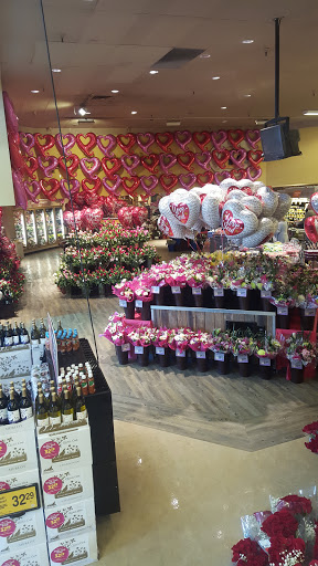 Grocery Store «Safeway», reviews and photos, 2090 Harbison Dr, Vacaville, CA 95687, USA